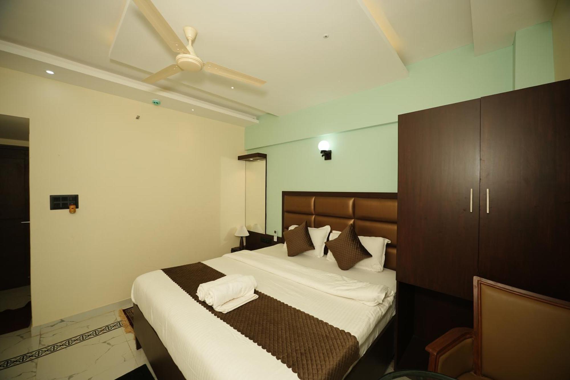 Saikiran Hotel Mapusa Exterior foto