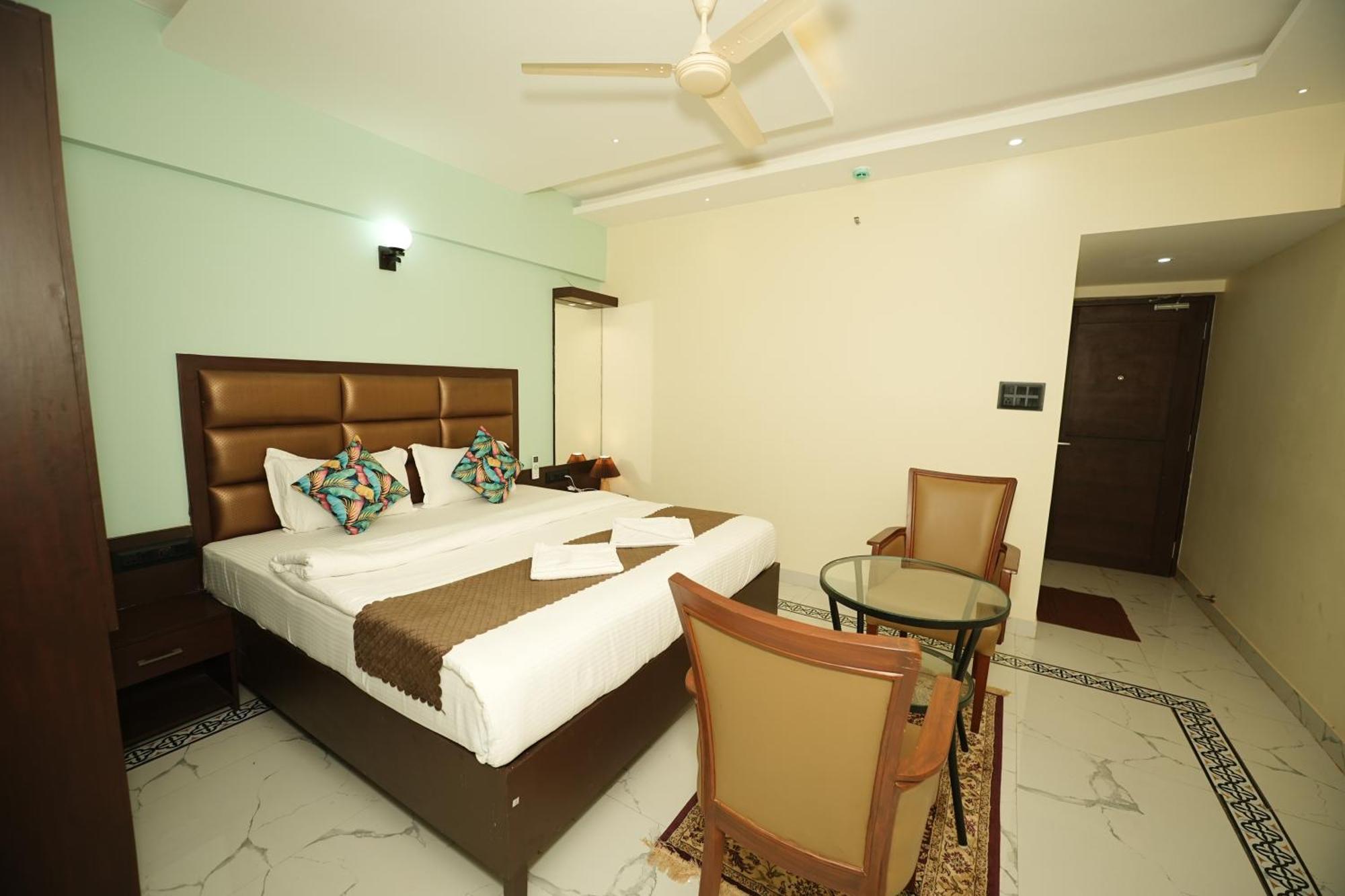Saikiran Hotel Mapusa Exterior foto